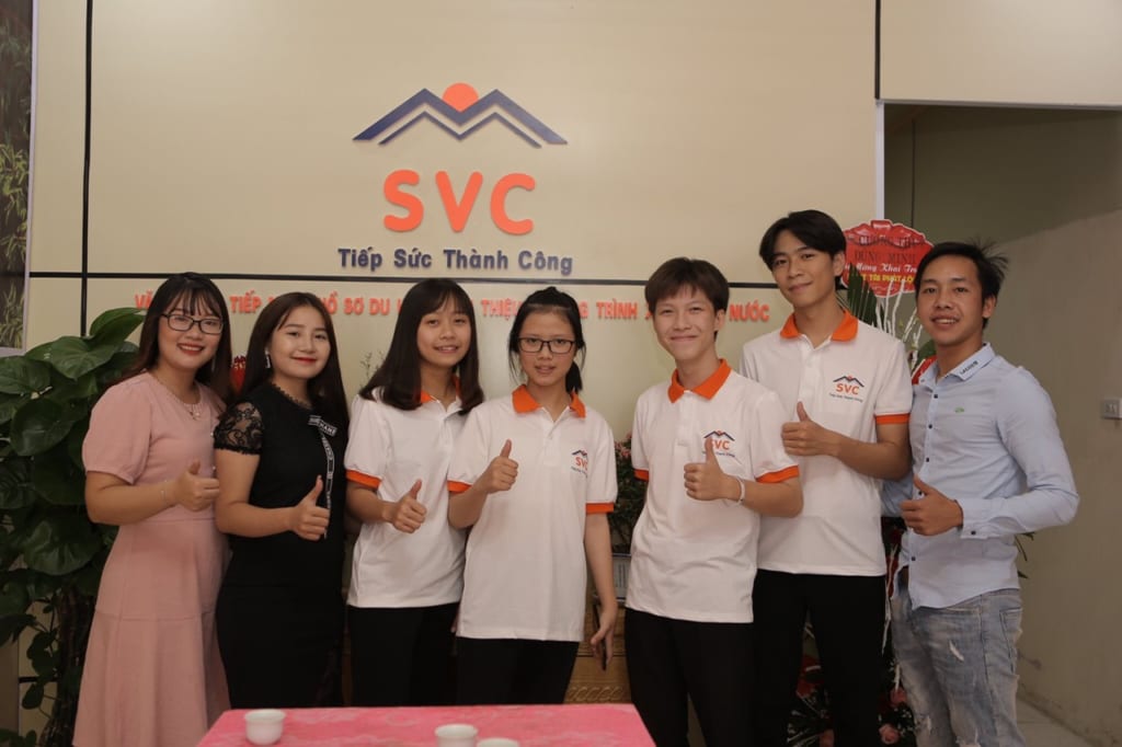 Thày Cô và Các Bạn Học Sinh